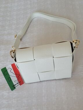 Vera Pelle Cassette Crossbody Bag